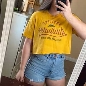 Yellow cropped tee